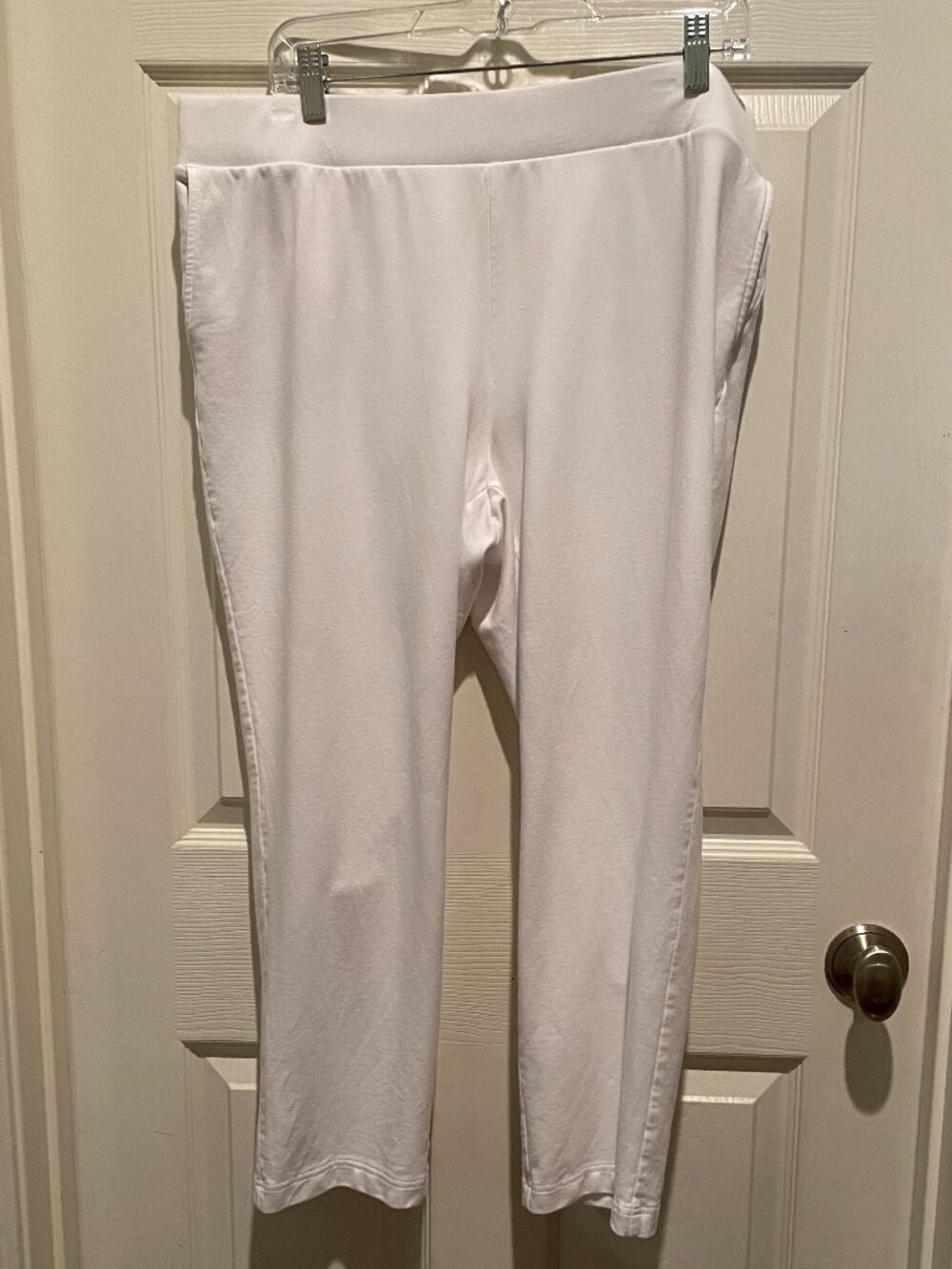 JJill off white Slim Ponte Knit Cropped Pants; very good condition;sz L